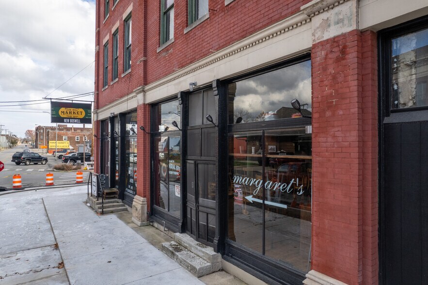 More Photos Of 923 N E St, Richmond Storefront For Sale