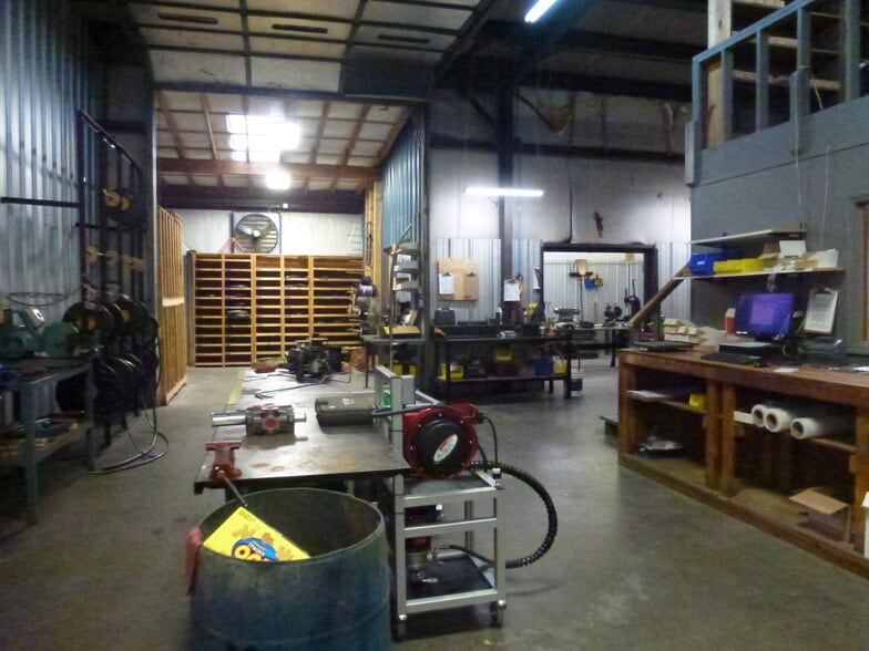 More Photos Of 120 Belcher Rd, Boiling Springs Warehouse For Lease