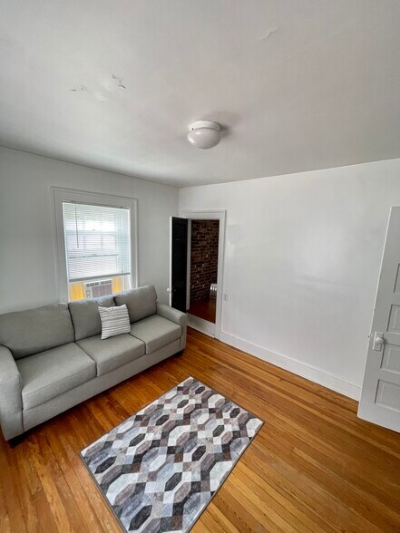 More Photos Of 506 E Liberty St, Charles Town Apartments For Sale