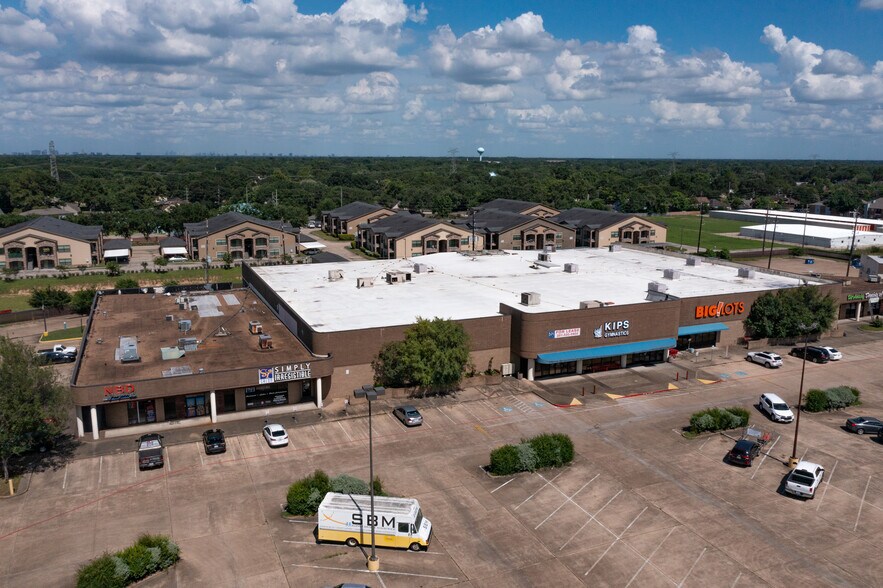 More Photos Of 901-981 S Mason Rd, Katy Unknown For Lease