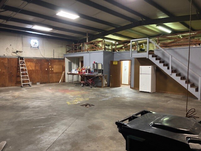More Photos Of 1512 Commercial Ct, Jonesboro Warehouse For Sale