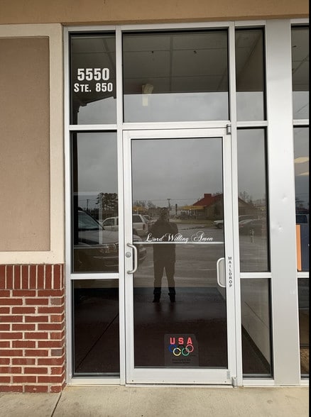 More Photos Of 5550 McFarland Blvd, Northport General Retail For Lease