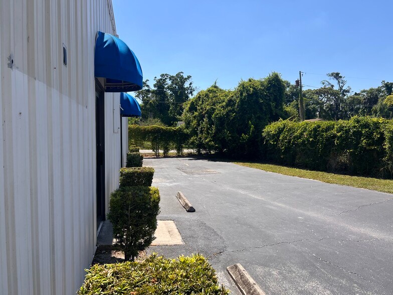More Photos Of 5072 Edgewater Dr, Orlando Service For Lease