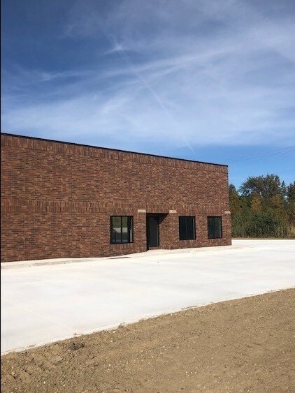 More Photos Of 51630-51640 Regency Center Dr, Macomb Township Manufacturing For Lease