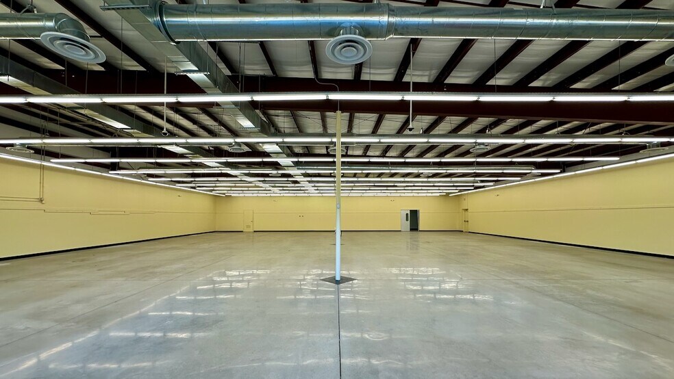 More Photos Of 3365 E Millwood Ln, Hernando Freestanding For Lease