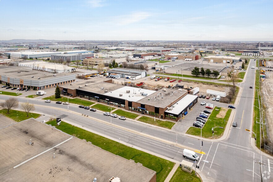 More Photos Of 90A-90F Boul Brunswick, Dollard-des-Ormeaux Warehouse For Lease