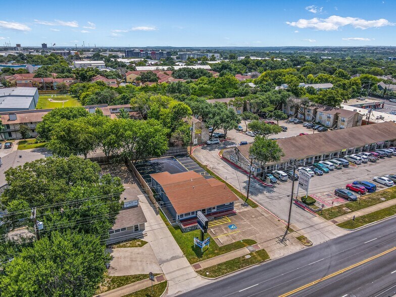 More Photos Of 4311 S 1st St, Austin Office For Lease