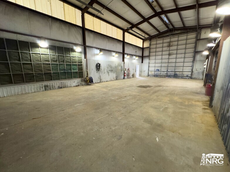 More Photos Of 540 Four S Industrial Blvd, Kilgore Manufacturing For Lease