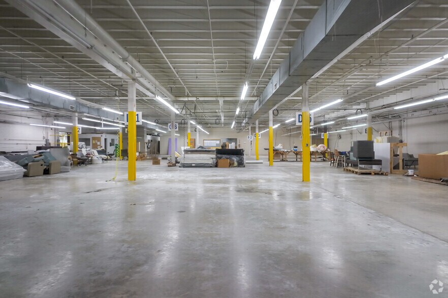 More Photos Of 100 E Newberry Ave, Liberty Manufacturing For Lease