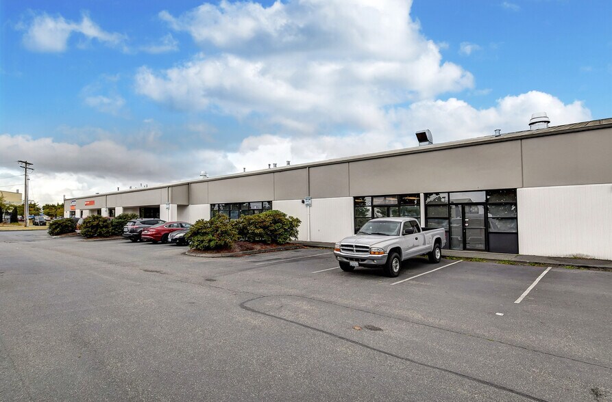 More Photos Of 3101 111th St SW, Everett Manufacturing For Lease