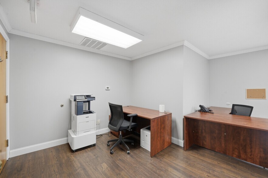 More Photos Of 37 Main St, Belchertown Office For Lease