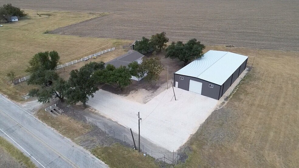 More Photos Of 5821 Limmer Loop, Hutto Warehouse For Lease