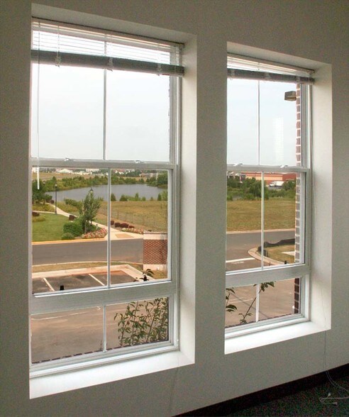 More Photos Of 21155 Whitfield Pl, Sterling Office For Sale