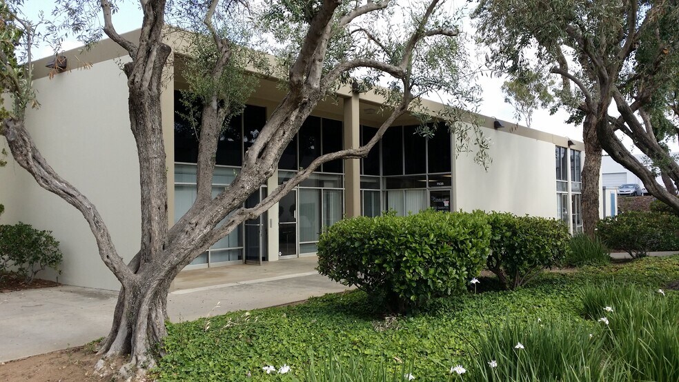 More Photos Of 7505-7529 Convoy Ct, San Diego Warehouse For Lease