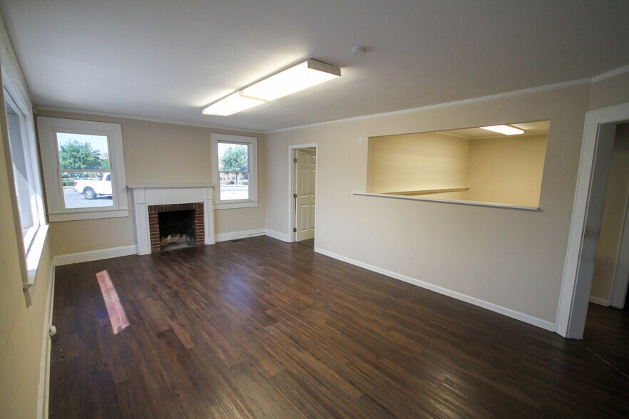More Photos Of 1909 Cherry Rd, Rock Hill Office For Sale