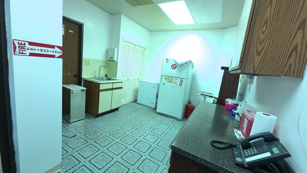 More Photos Of 926 14th St N, Texas City Medical For Sale