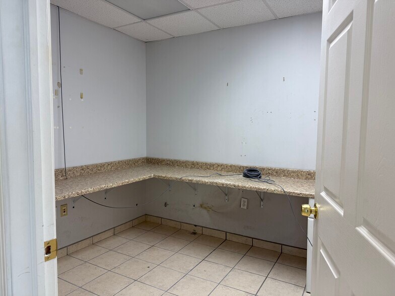 More Photos Of 347 Wyoming Ave, Wyoming Medical For Lease