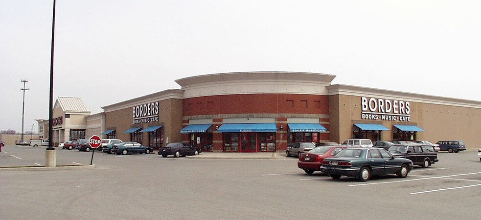 More Photos Of 7565 US Highway 31 S, Indianapolis Storefront For Lease