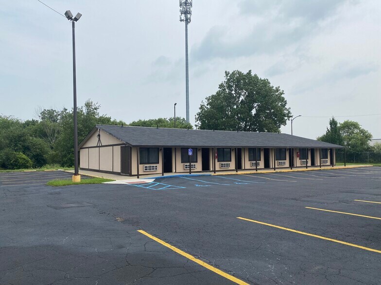 More Photos Of 4380 Pierson Rd, Flint Hotel For Sale