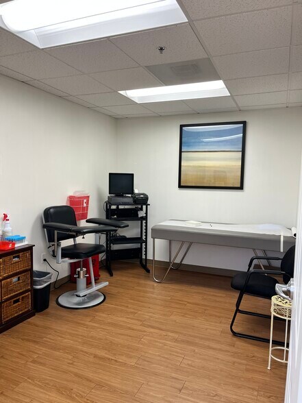 More Photos Of 1577 E Chevy Chase Dr, Glendale Medical For Lease