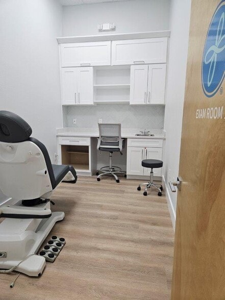 More Photos Of 12615 Race Track Rd, Tampa General Retail For Lease