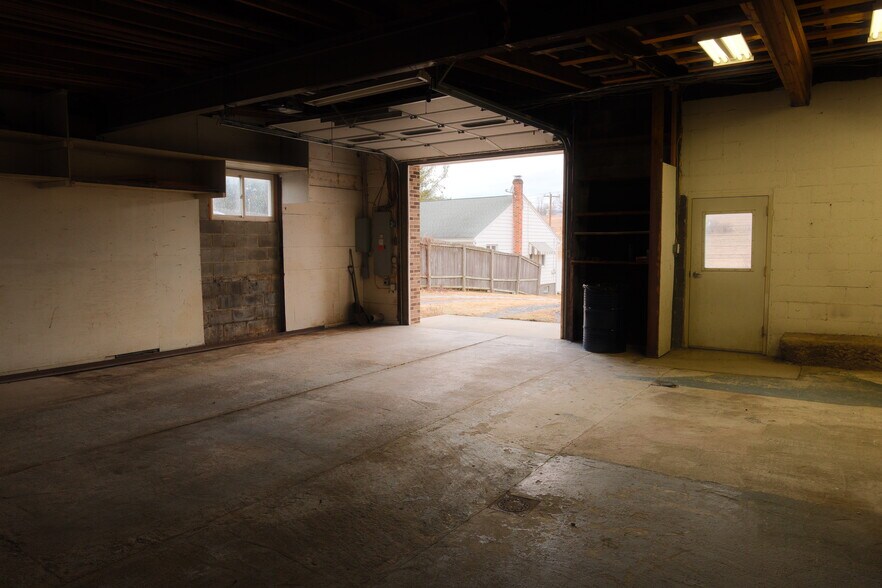 More Photos Of 1052 Centre Tpke, Orwigsburg Flex For Sale