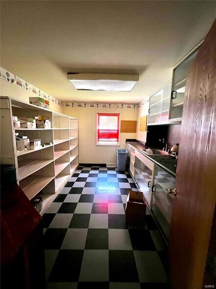 More Photos Of 22199 Highway Y, Saint Robert Medical For Sale