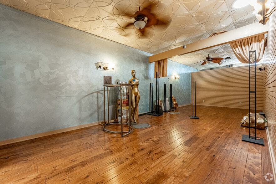 More Photos Of 1530 S Myrtle Ave, Monrovia Freestanding For Sale