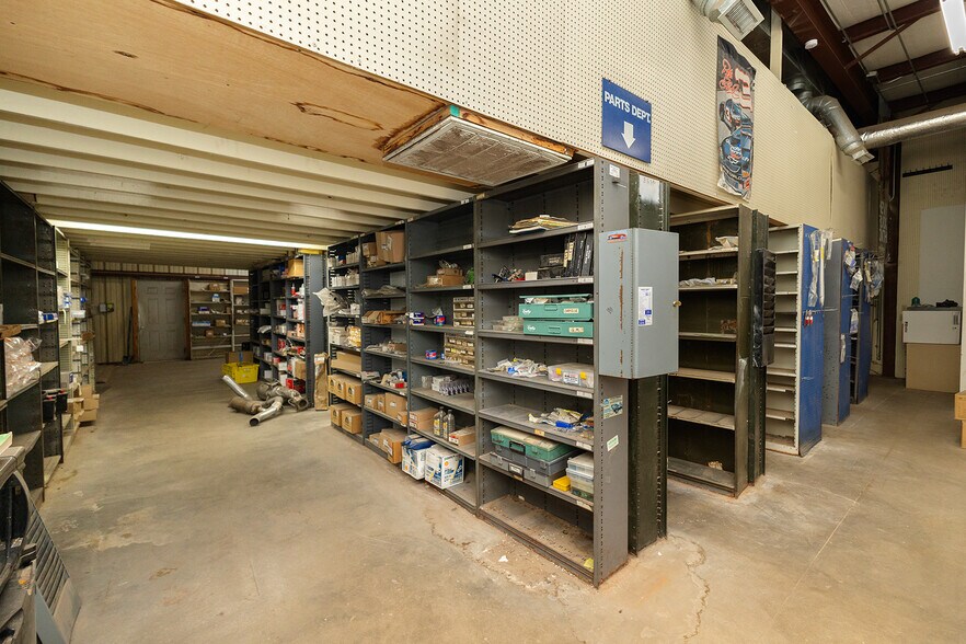 More Photos Of 890 N State Road 14, Harper Auto Dealership For Sale