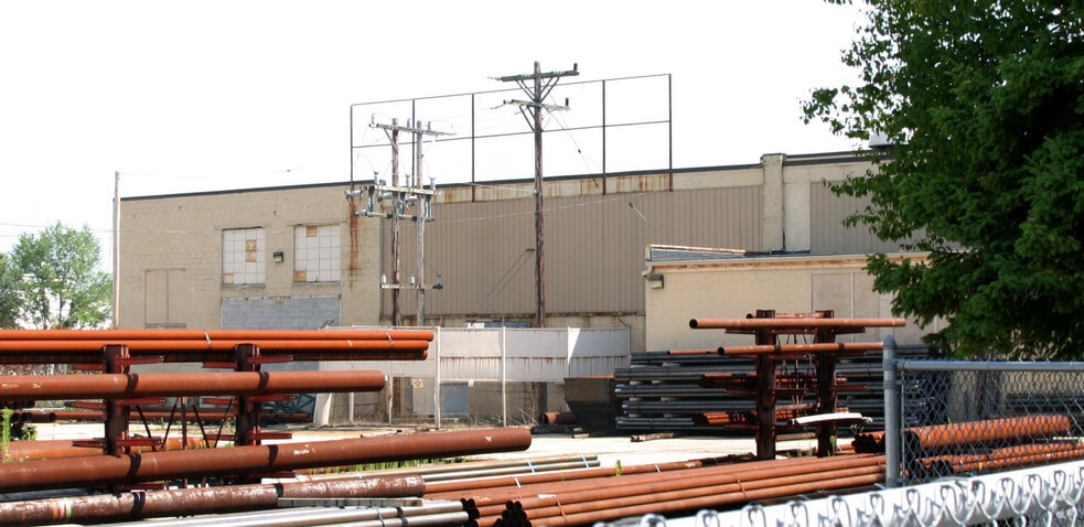 More Photos Of 1040 9th Ave, Grafton Flex For Sale