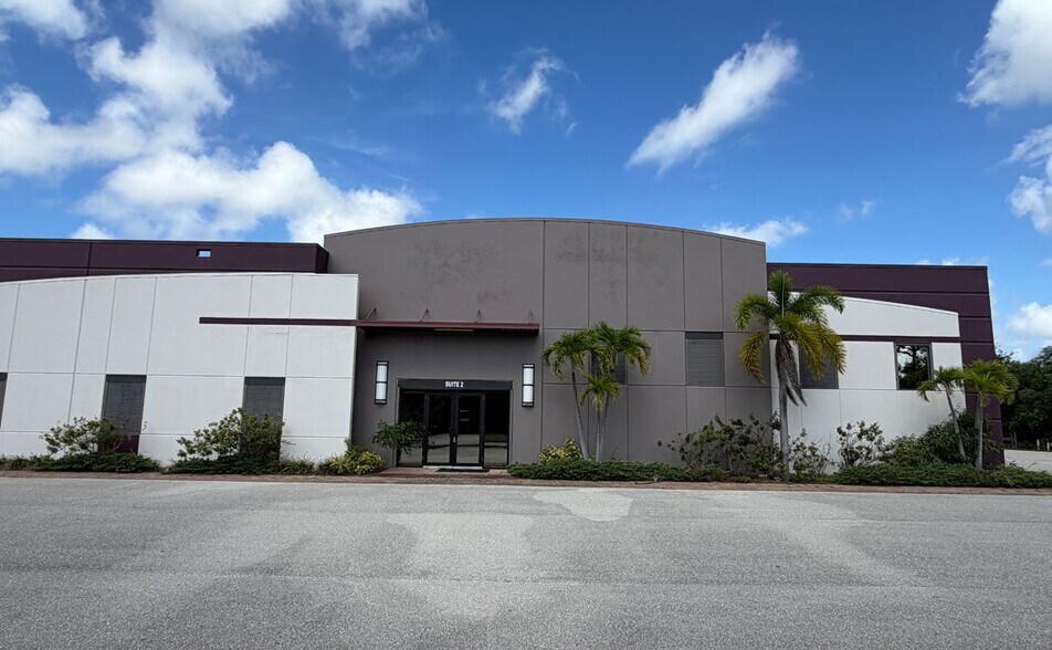 Primary Photo Of 11600 Adelmo Ln, Fort Myers Warehouse For Lease