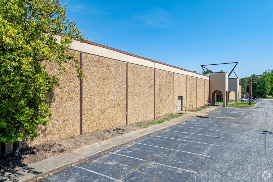 More Photos Of 5255 Fulton Industrial Blvd SW, Atlanta Warehouse For Sale
