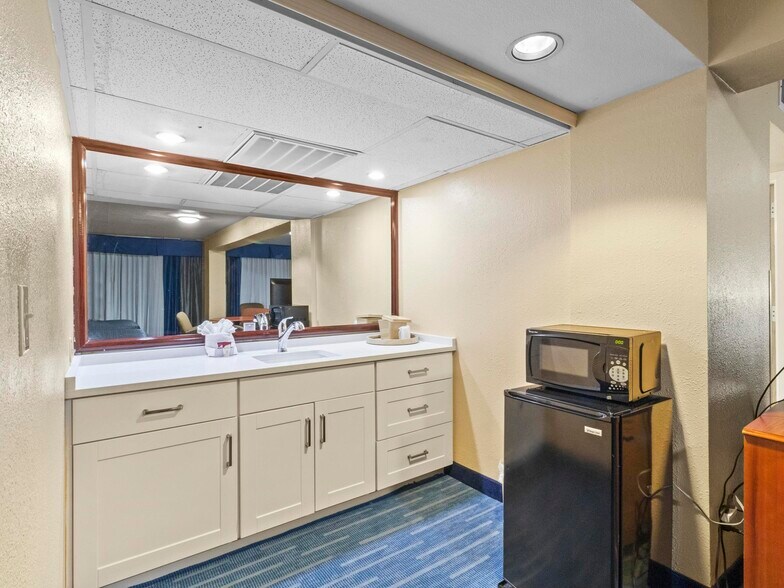 More Photos Of 850 S Bluff St, Saint George Hotel For Sale