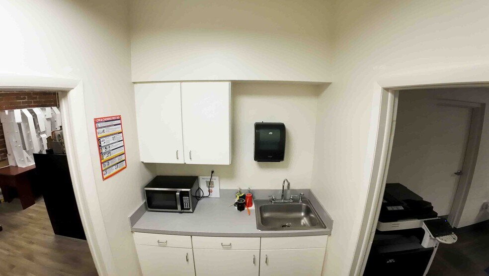 More Photos Of 3600 N 75th Ter, Pinellas Park Loft Creative Space For Lease