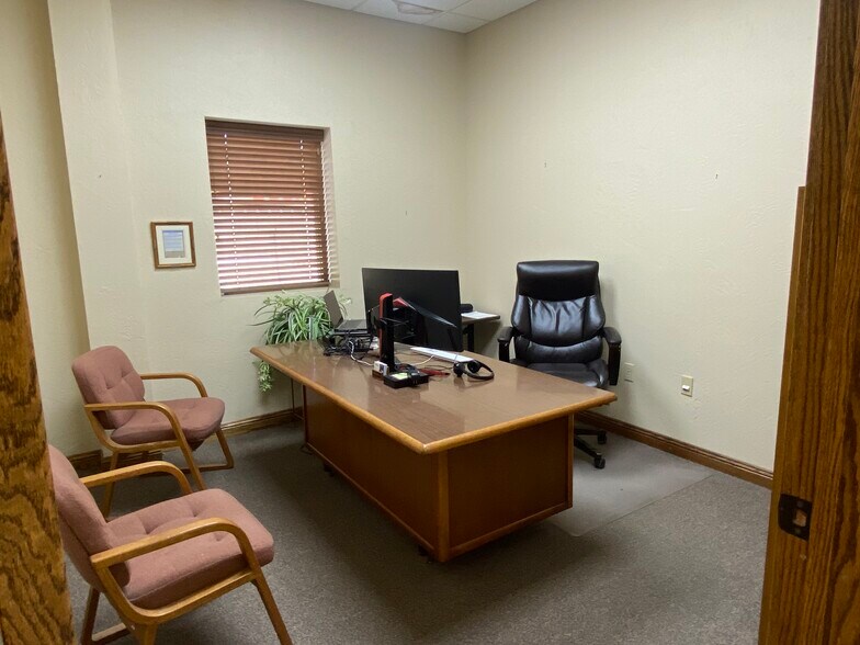 More Photos Of 5500 Bluebird St, Amarillo Storefront For Sale