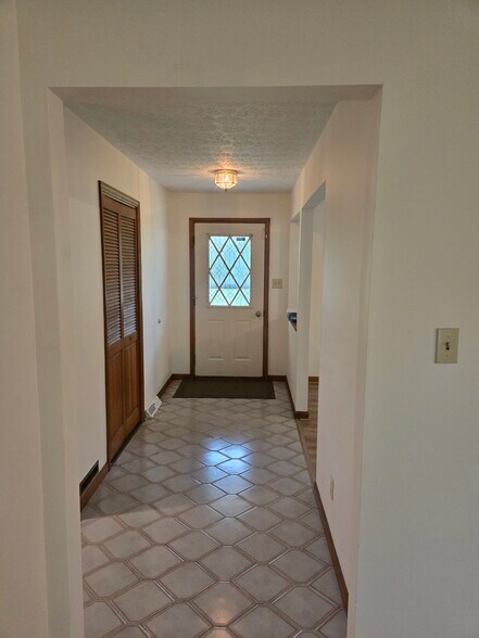 More Photos Of 11280 US Highway 23, Lockbourne Office Residential For Sale