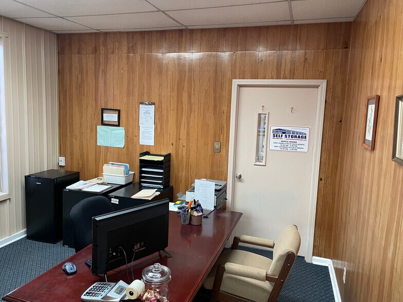 More Photos Of 260 John C Calhoun Dr, Orangeburg Self Storage For Lease