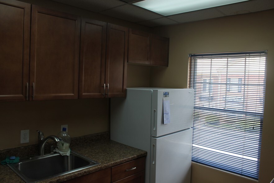 More Photos Of 5122 Leesburg Pike, Alexandria Medical For Lease