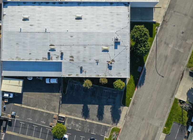 More Photos Of 176 Pacific St, Pomona Warehouse For Sale