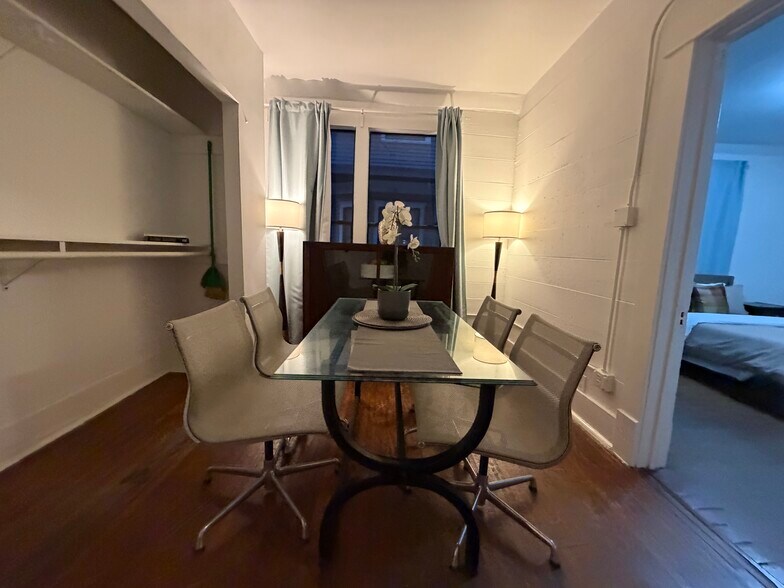 More Photos Of 402 Hyde Park Blvd, Houston Multifamily For Sale