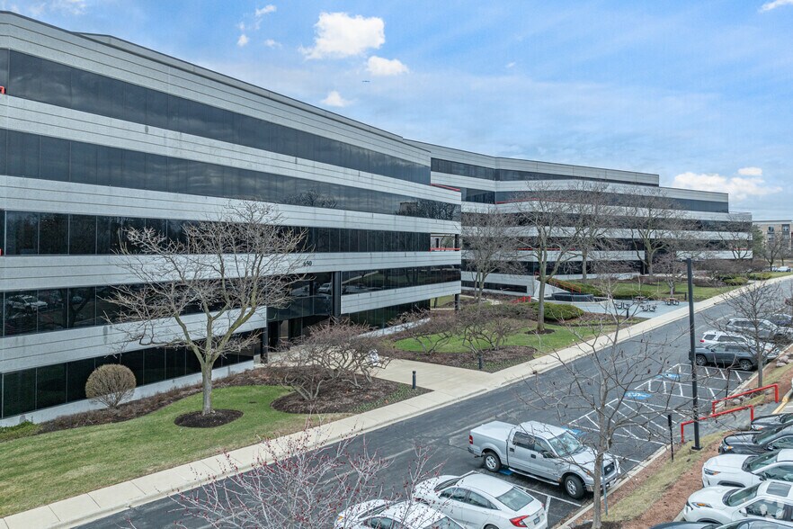 More Photos Of 550-650 Warrenville Rd, Lisle Coworking Space