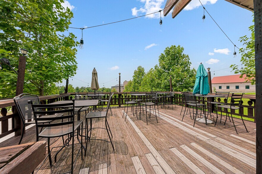 More Photos Of 754 W Cherry St, Glasgow Restaurant For Sale