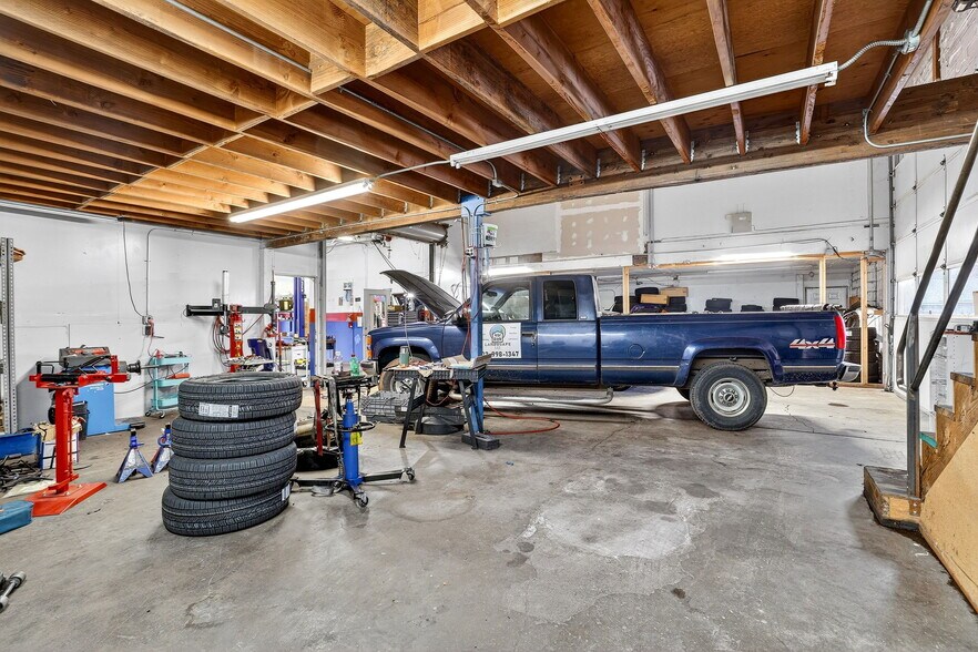 More Photos Of 814 E 2nd St, Newberg Office For Sale