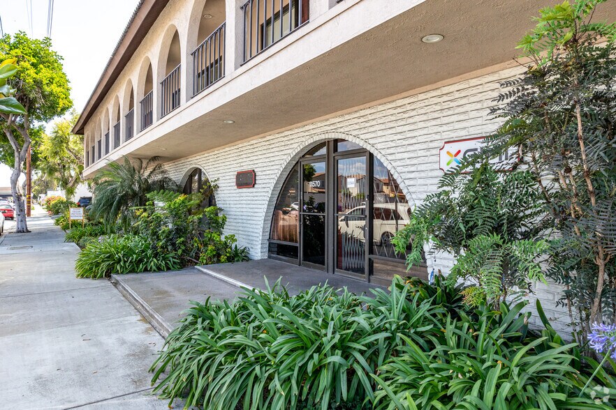 More Photos Of 13512-13522 Newhope St, Garden Grove Industrial For Lease