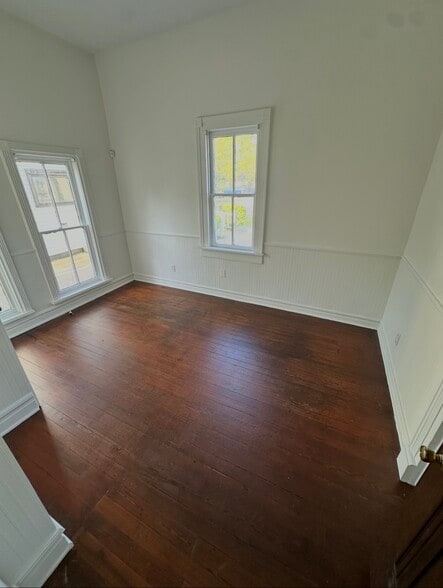 More Photos Of 987 Howard Ave, Biloxi Office For Lease