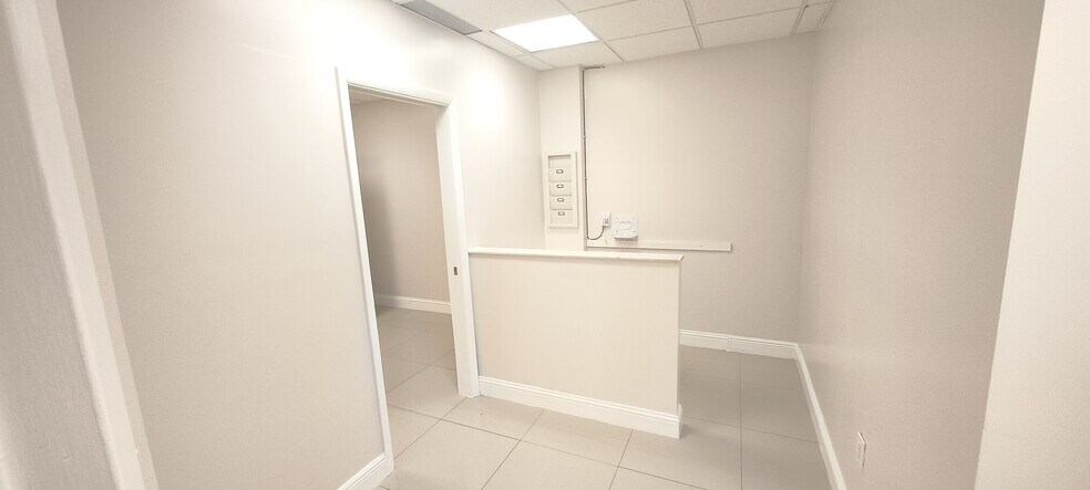 More Photos Of 12550 Biscayne Blvd, North Miami Medical For Lease