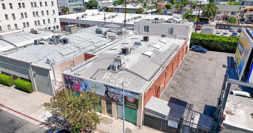 More Photos Of 6235 Santa Monica Blvd, Los Angeles Showroom For Lease