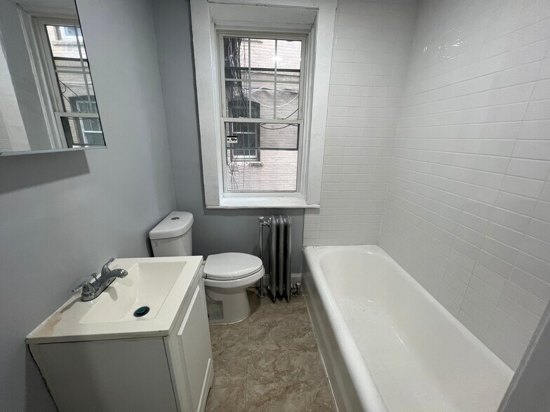 More Photos Of 174 Willow St, Waterbury Apartments For Sale