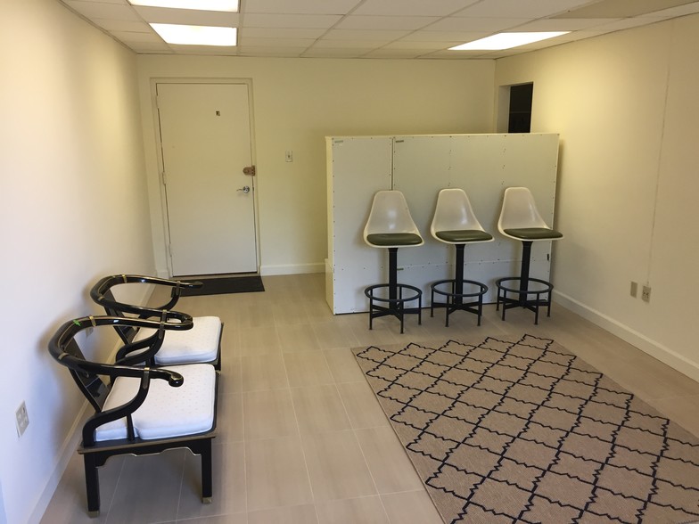 More Photos Of 5301 Westbard Cir, Bethesda Apartments For Sale