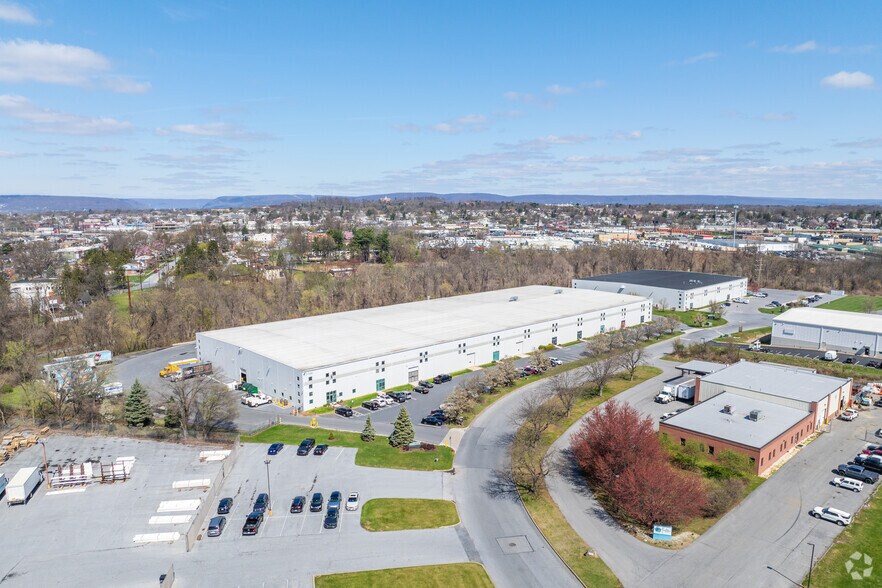 More Photos Of 1530 Bobali Dr, Harrisburg Warehouse For Lease